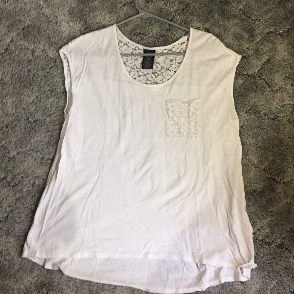 Faded Glory white top w/lace pocket and on back
